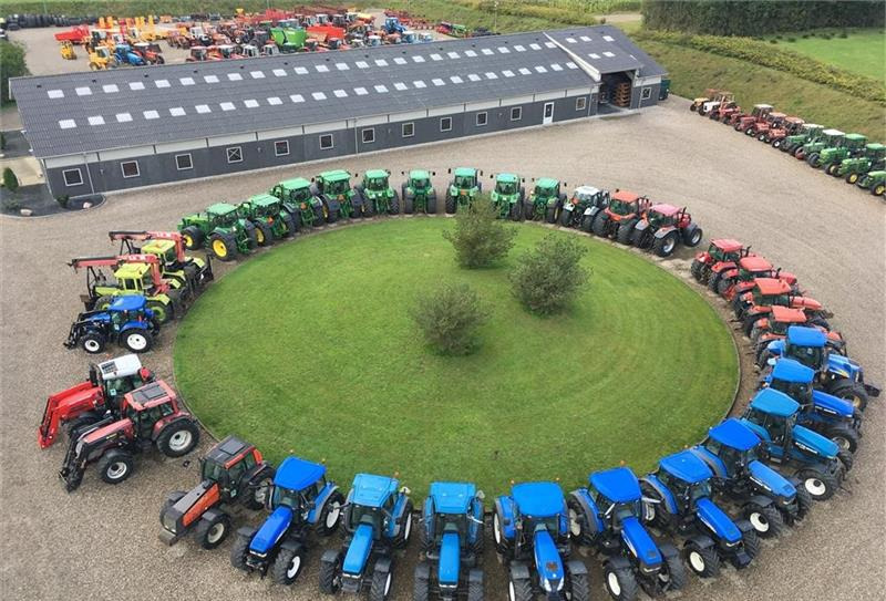 Farm tractor Fordson Super Major Med trucktårn
