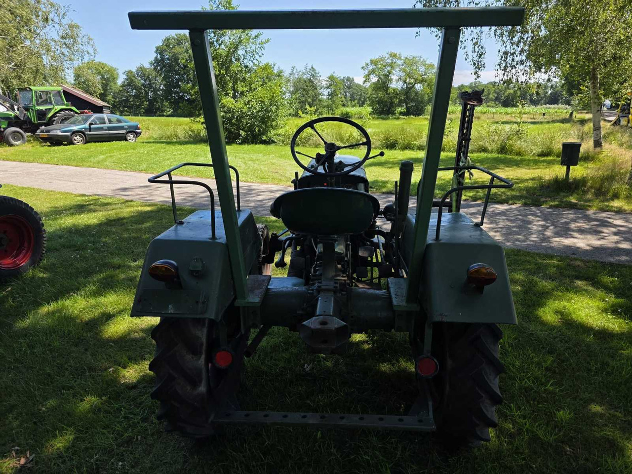 Farm tractor Guldner AZK8K