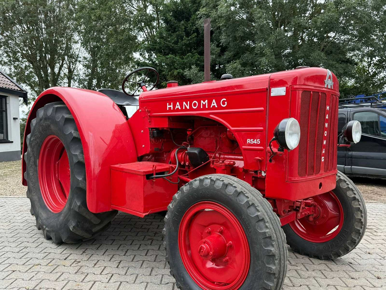 Farm tractor Hanomag R545