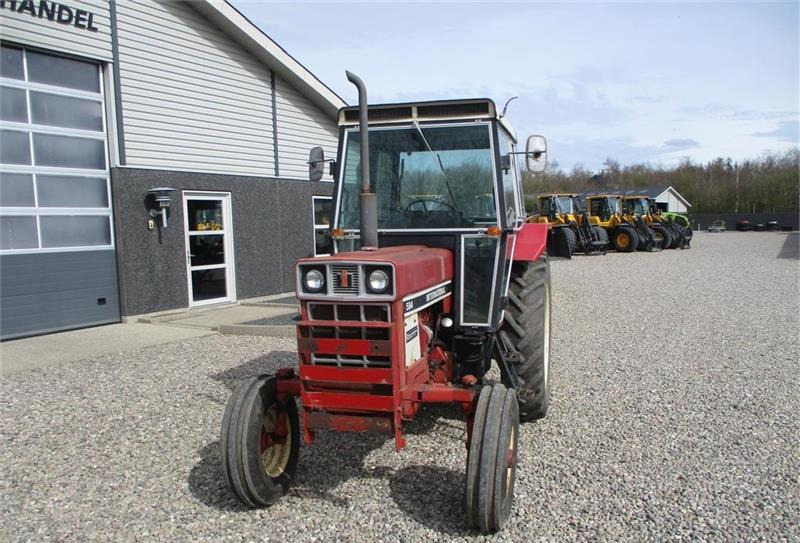 Farm tractor IH 584 Snild lille traktor