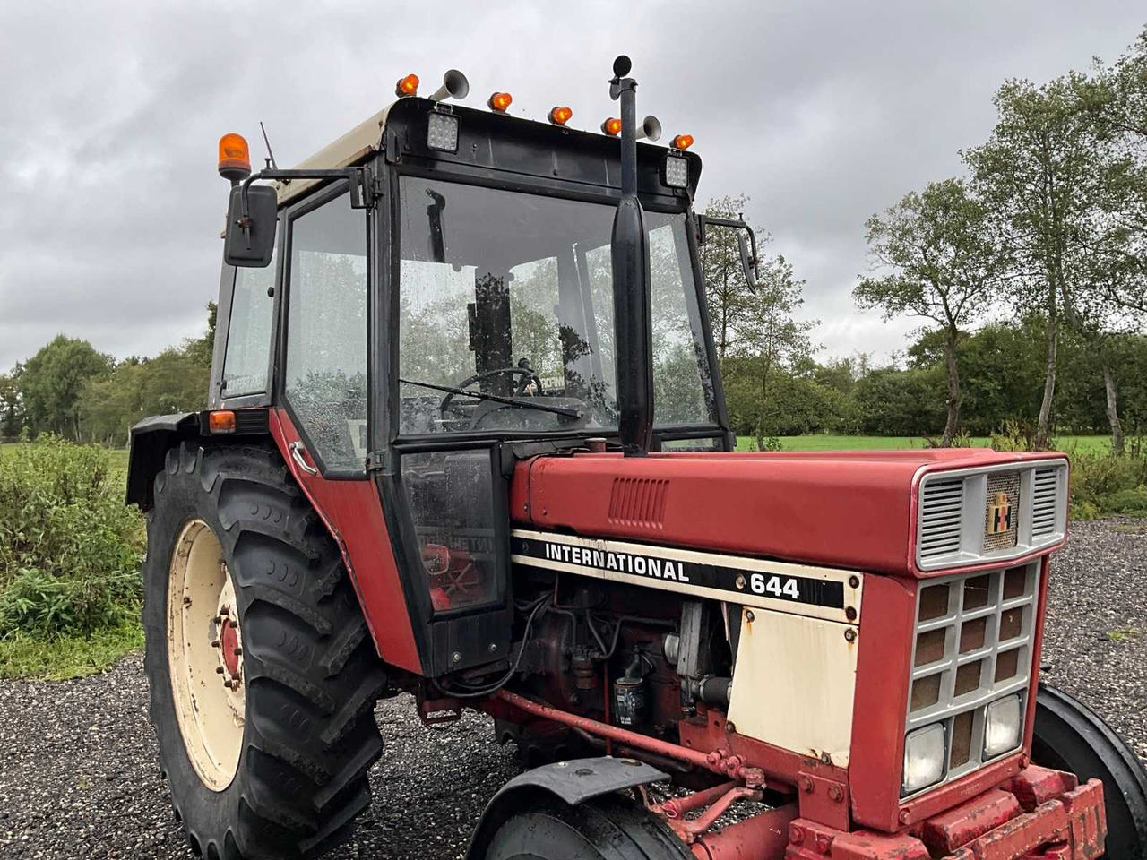 Farm tractor International 644