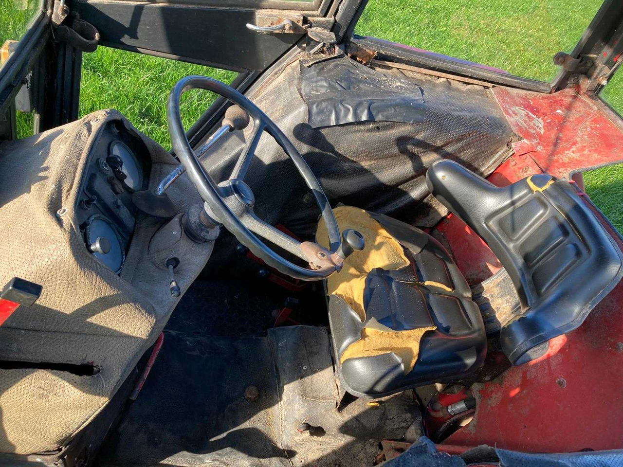 Farm tractor International 644