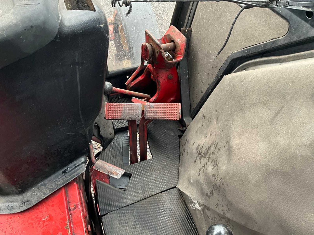Farm tractor International 644