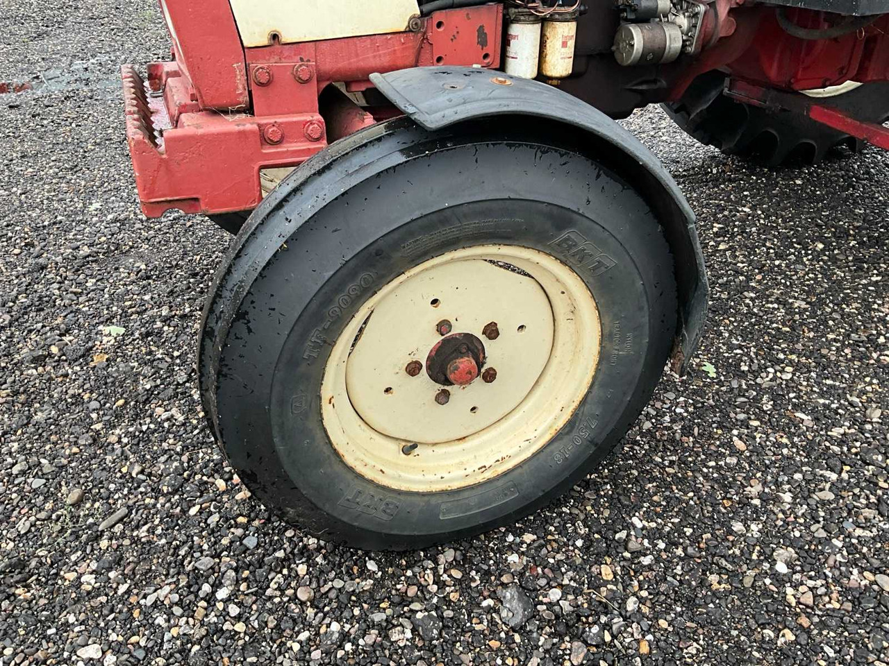 Farm tractor International 644