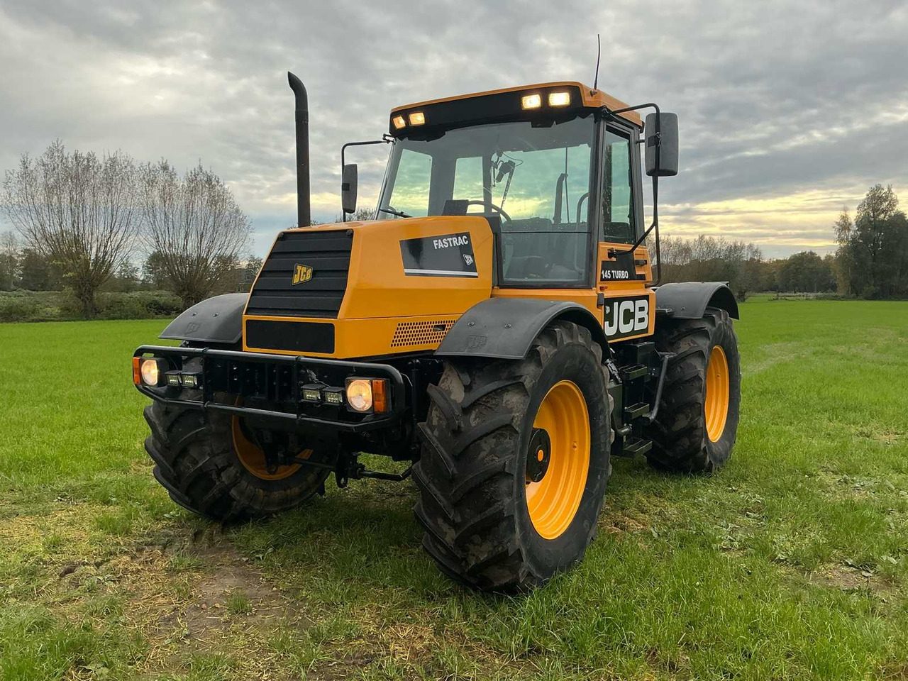 Farm tractor JCB Fastrac 145 TURBO