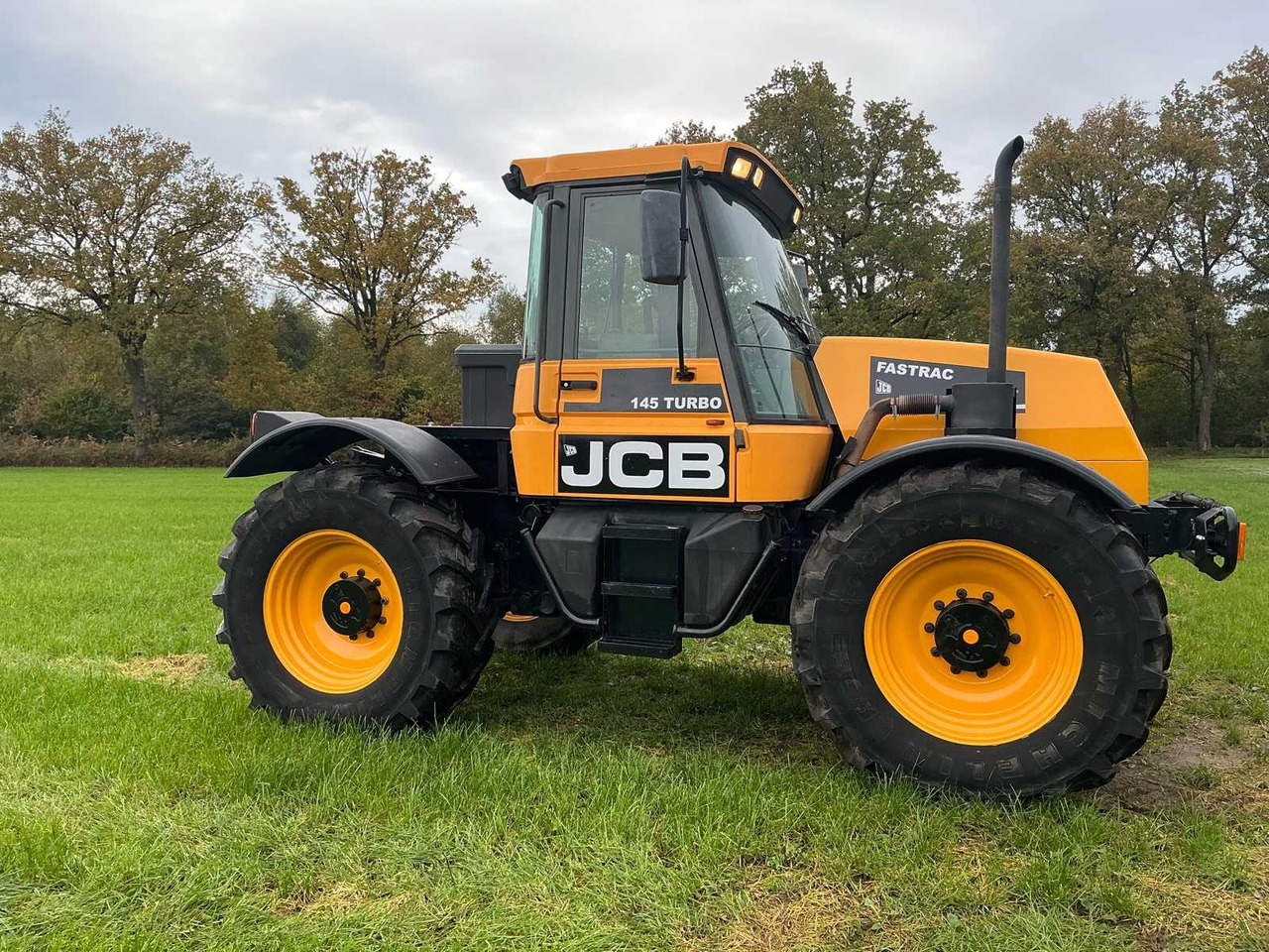 Farm tractor JCB Fastrac 145 TURBO