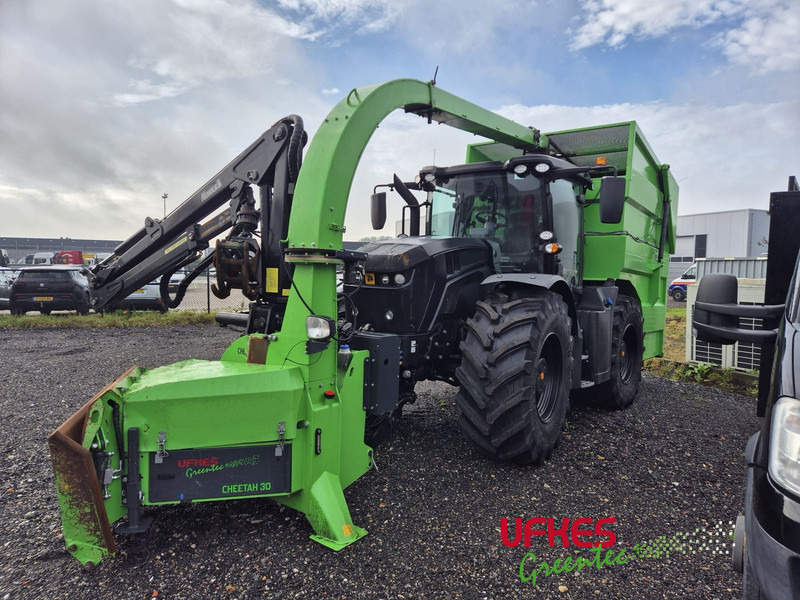 Farm tractor JCB Fastrac 4220 Chipper Combi