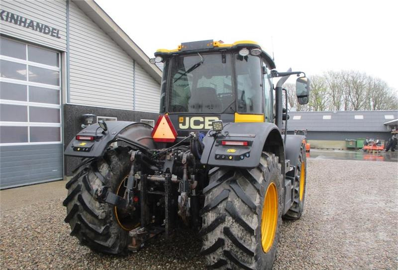 Farm tractor JCB Fastrac 4220 Med frontlift og fuld affjedring