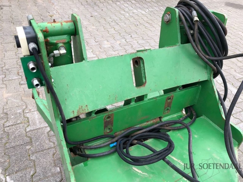 Farm tractor JOHN DEERE frontlinkage