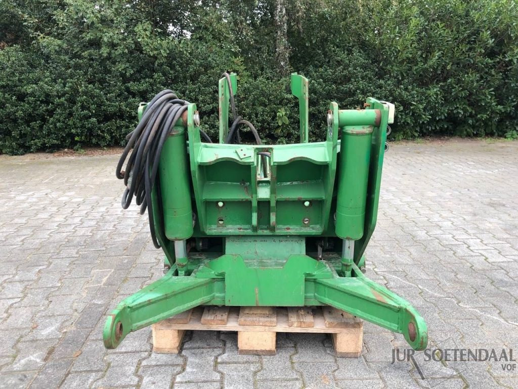 Farm tractor JOHN DEERE frontlinkage