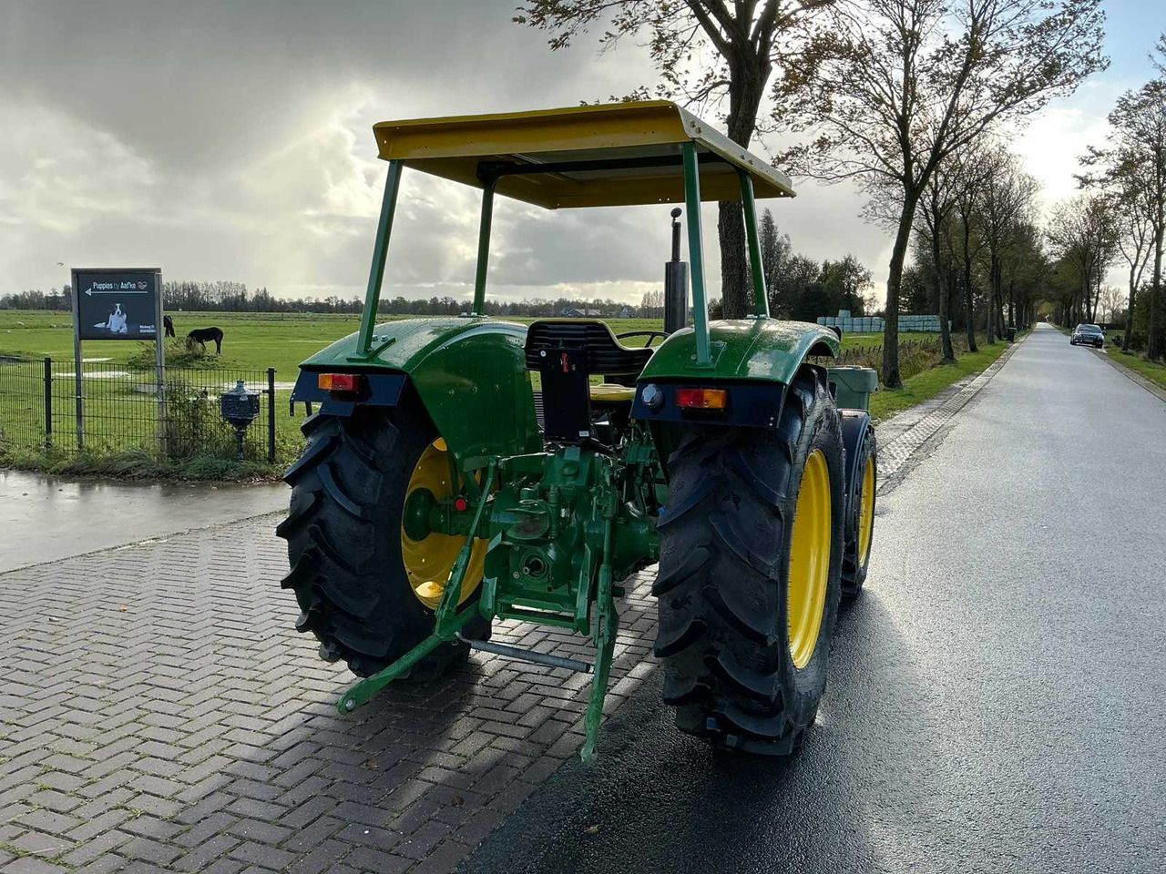 Farm tractor John Deere 2030S