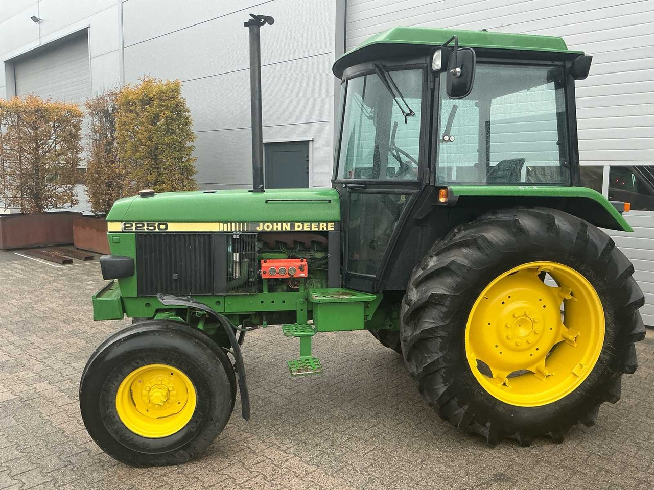 Farm tractor John Deere 2250