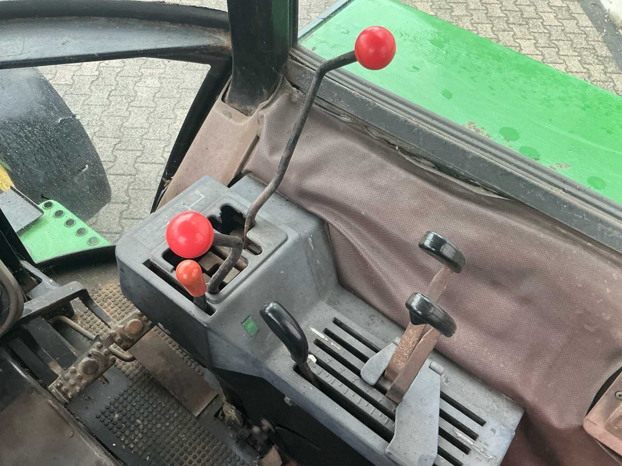 Farm tractor John Deere 2250