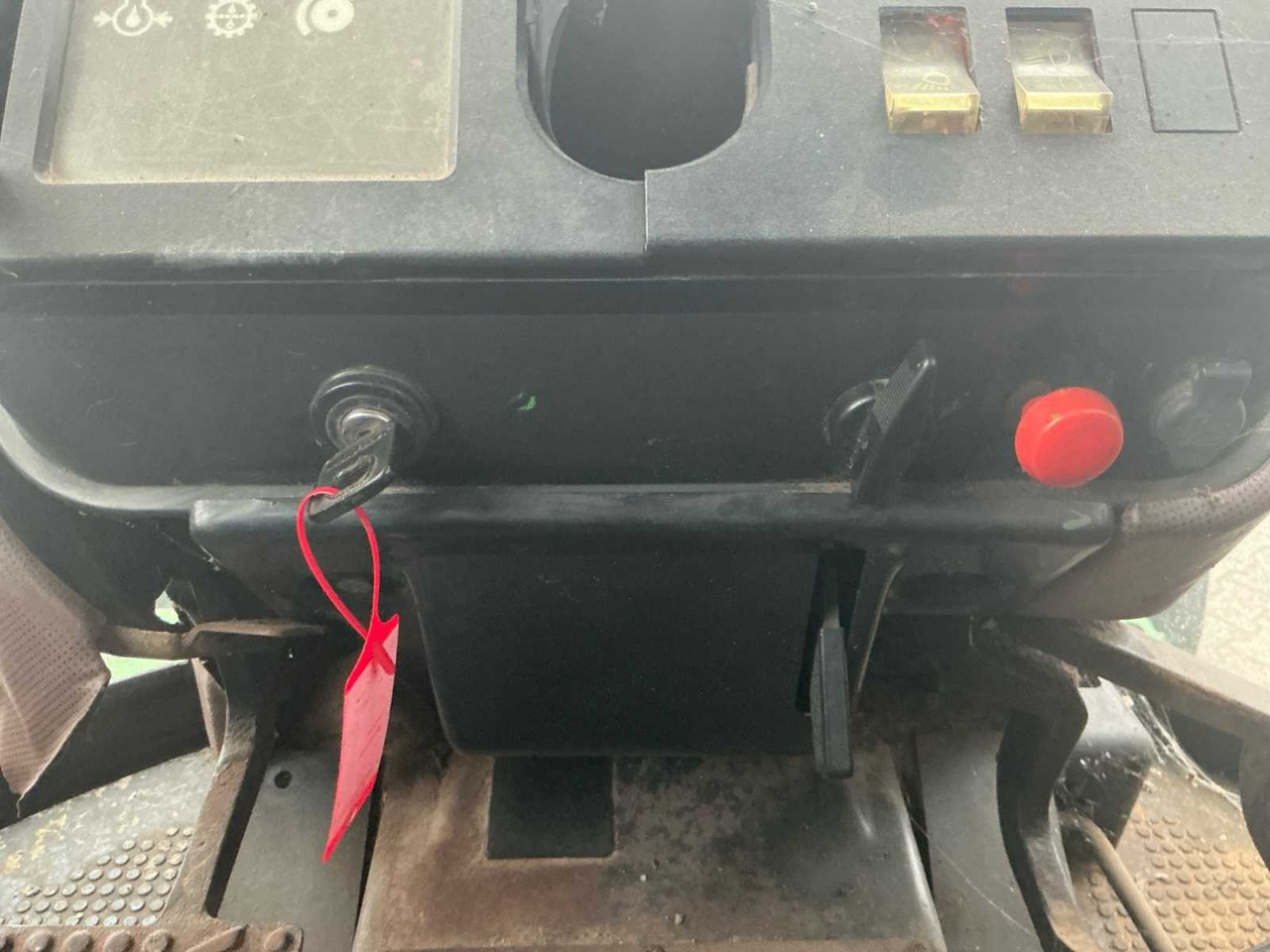 Farm tractor John Deere 2250