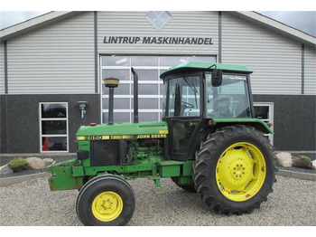 Farm tractor John Deere 2850 Med nye dæk og nyt sæde 