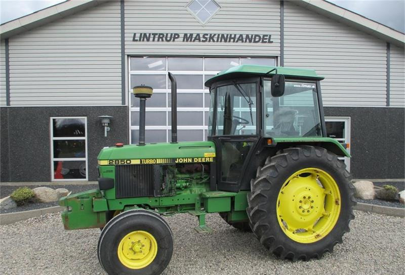 Farm tractor John Deere 2850 Med nye dæk og nyt sæde