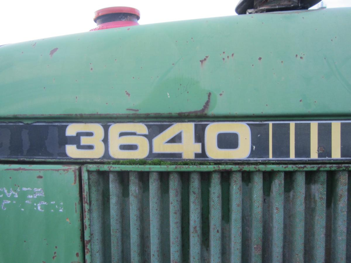 Farm tractor John Deere 3640