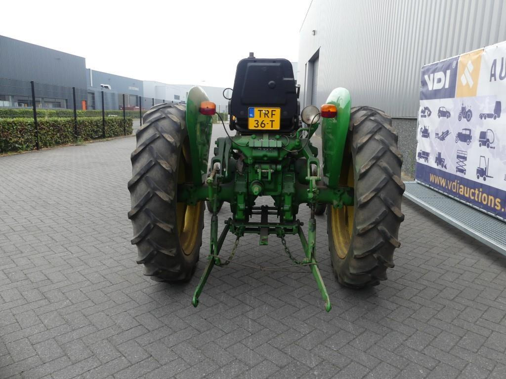 Farm tractor John-Deere 40