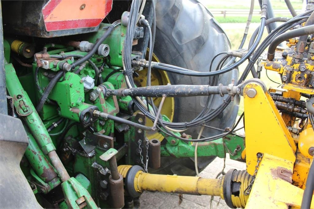 Farm tractor John Deere 4055