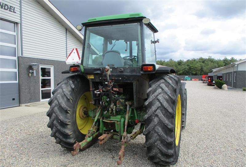 Farm tractor John Deere 4350 En klassiker