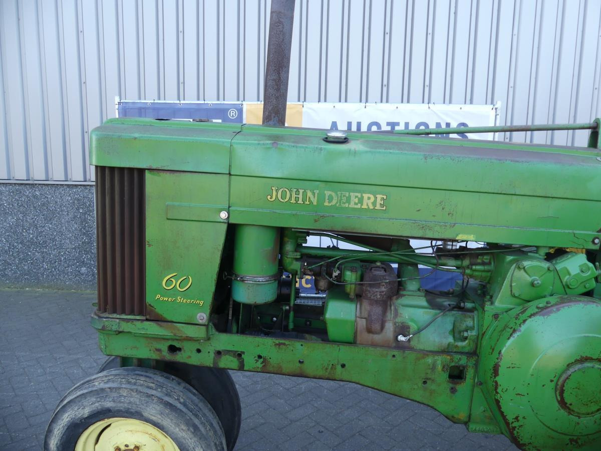 Farm tractor John-Deere 60