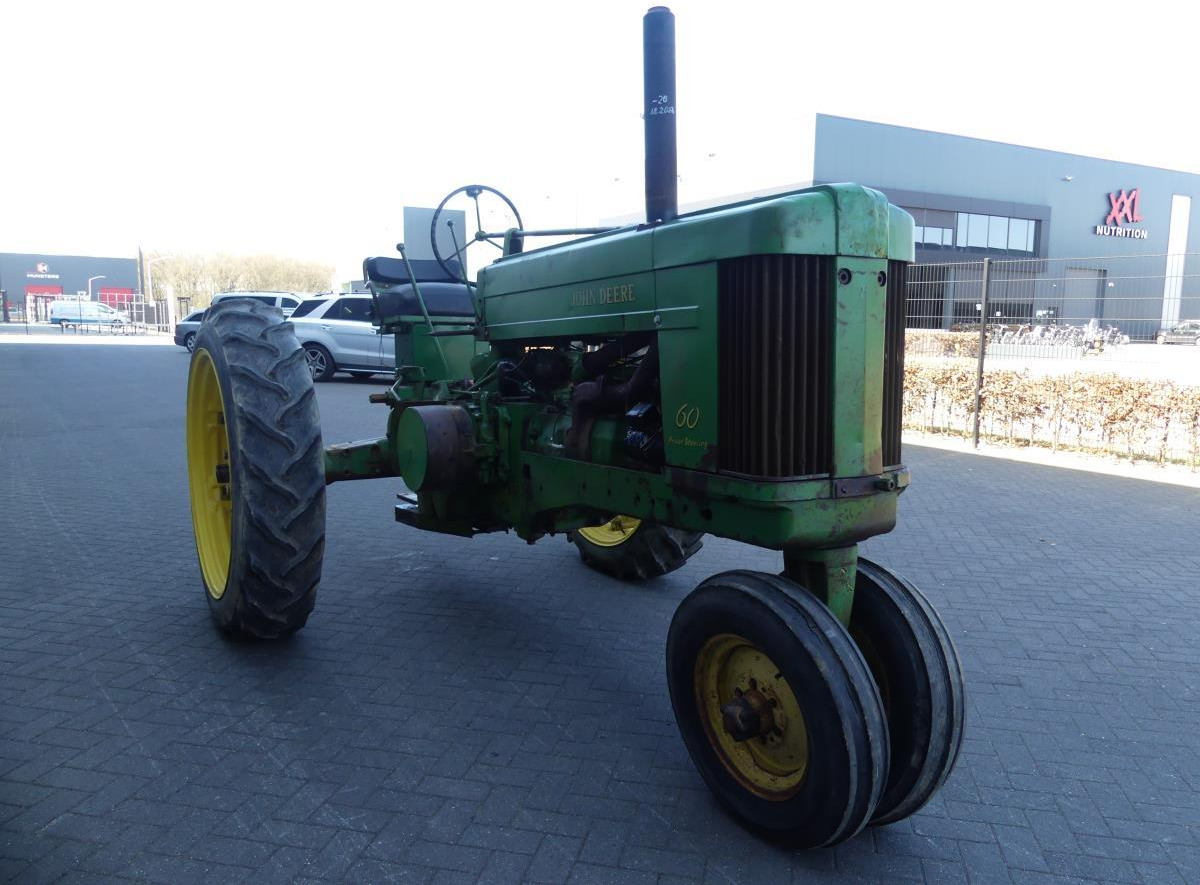 Farm tractor John-Deere 60