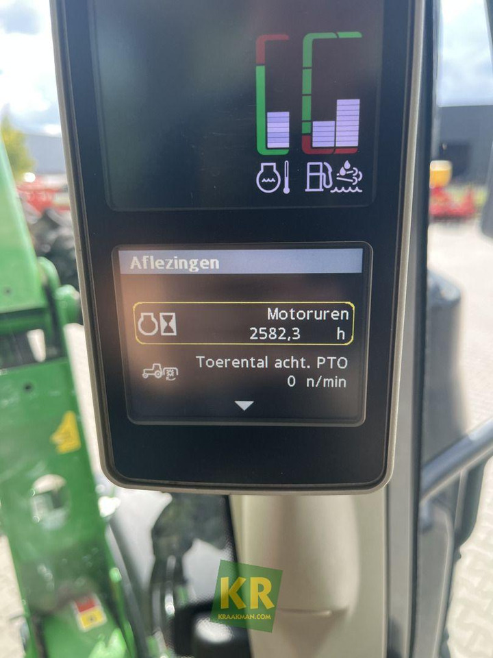 Farm tractor John Deere 6100M