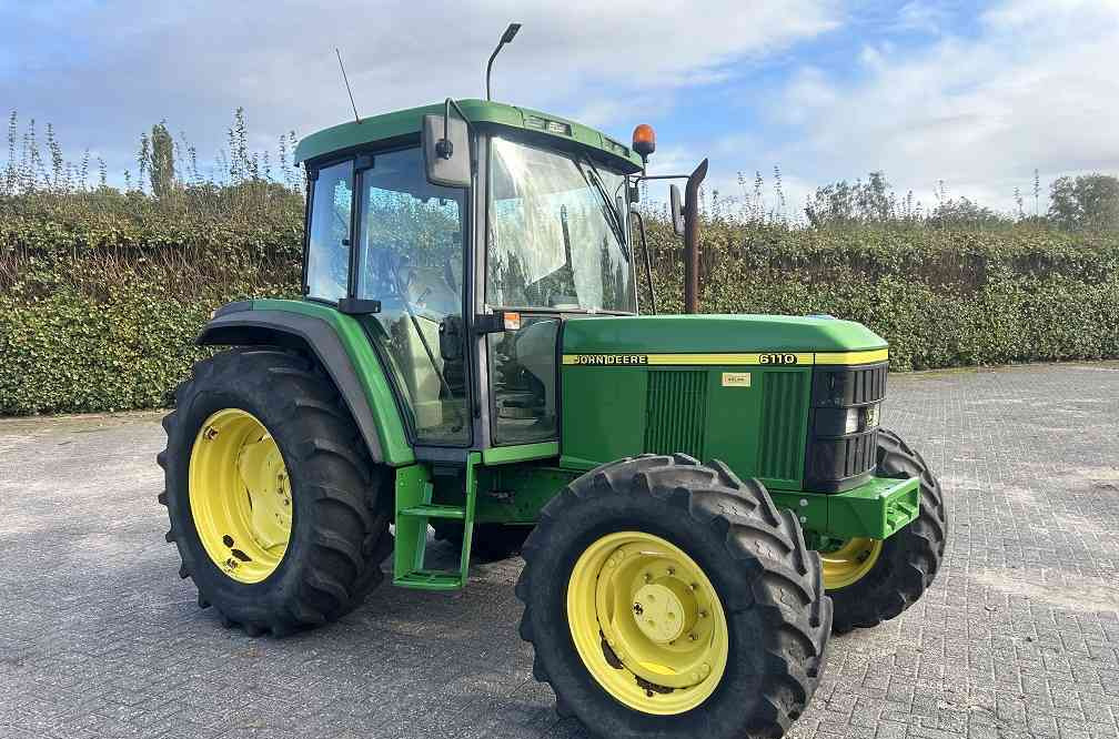 Farm tractor John Deere 6110