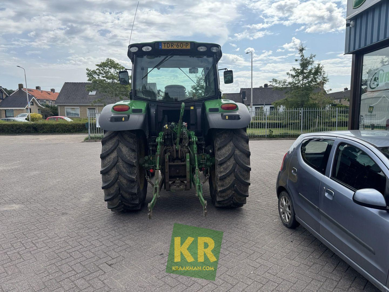Farm tractor John Deere 6125R