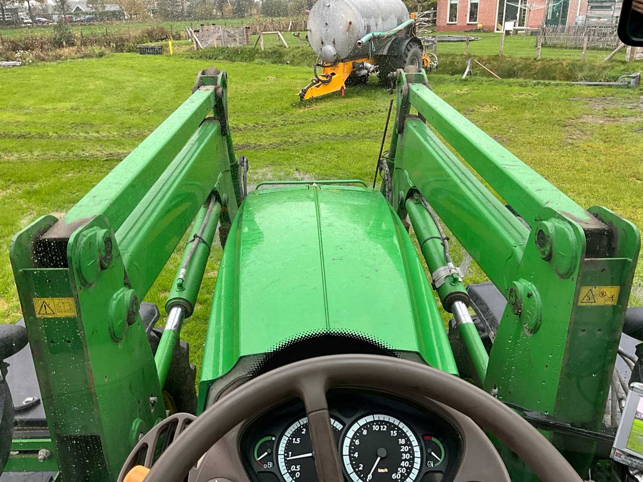 Farm tractor John Deere 6150R Autopower