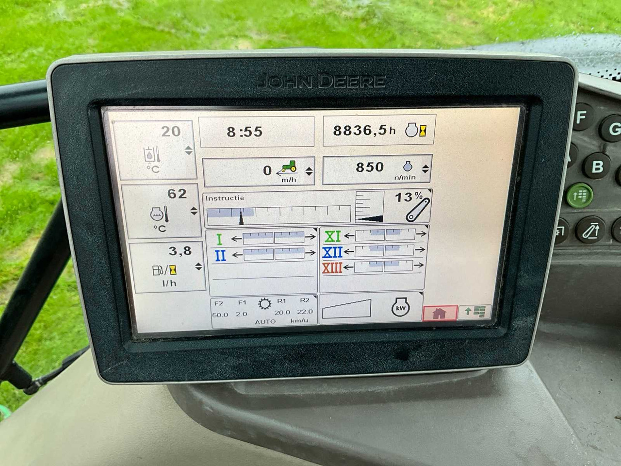 Farm tractor John Deere 6150R Autopower