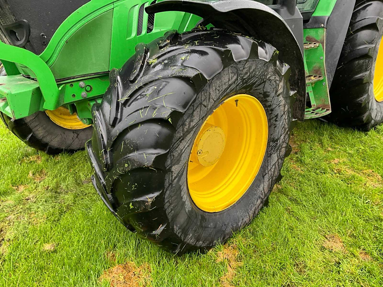 Farm tractor John Deere 6150R Autopower