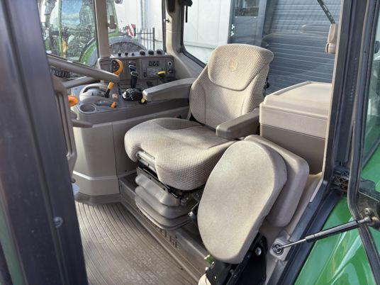 Farm tractor John Deere 6195M