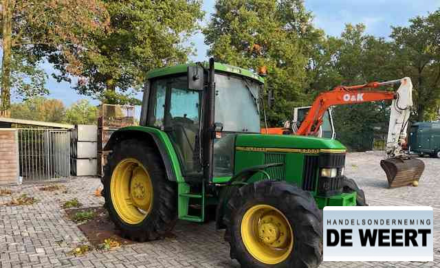 Farm tractor John Deere 6200