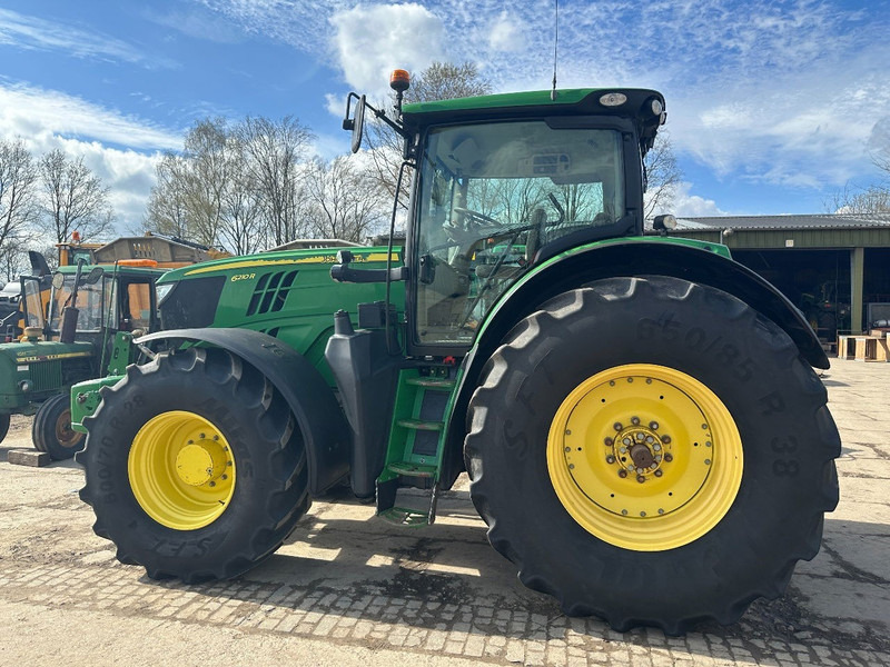 Farm tractor John Deere 6210R Included starFire 3000