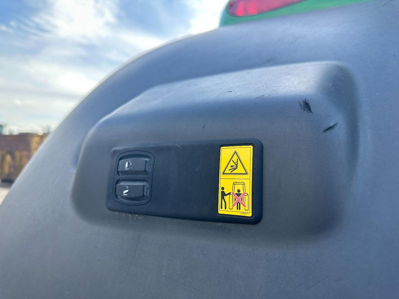 Farm tractor John Deere 6210R Included starFire 3000