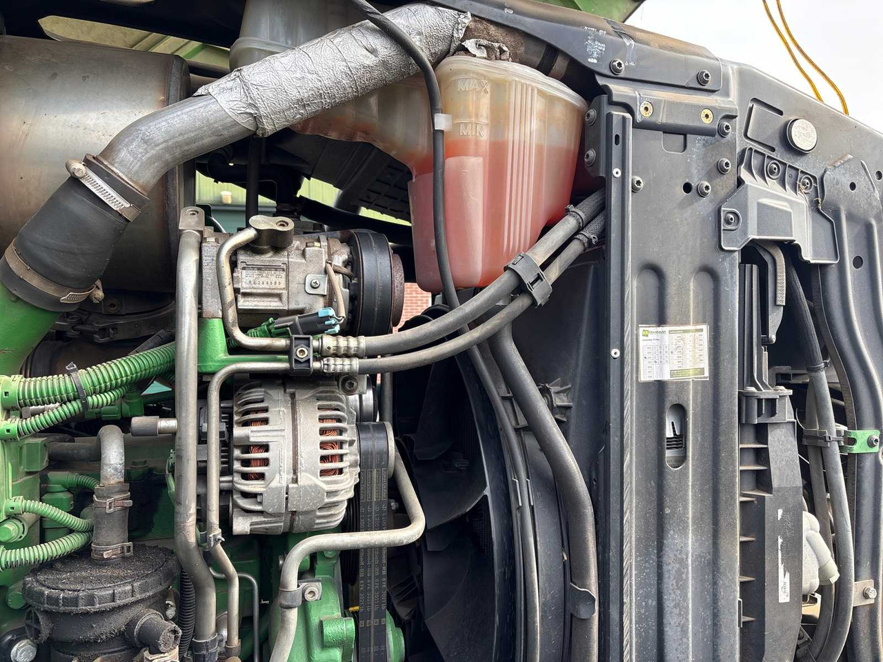 Farm tractor John Deere 6215R