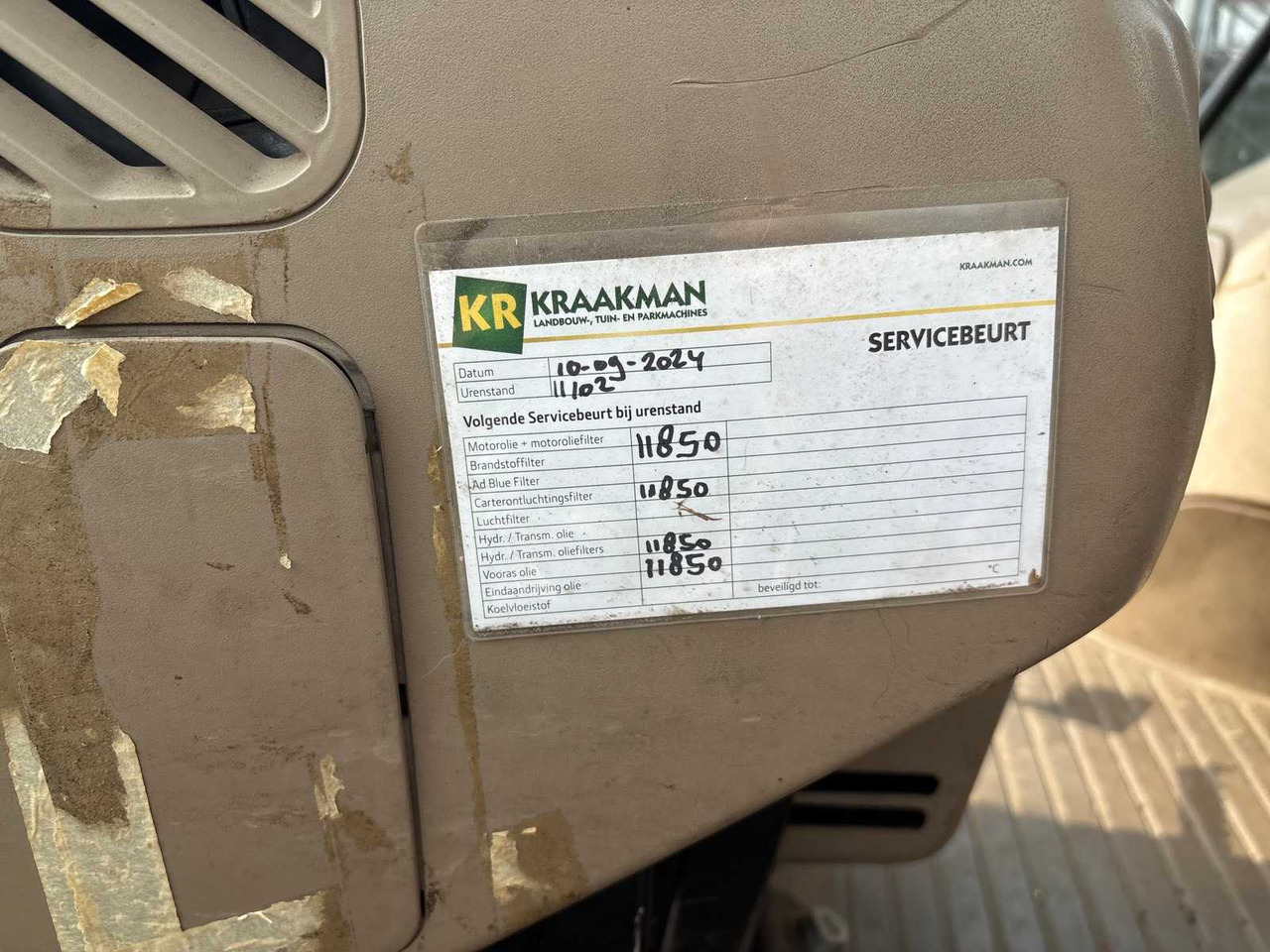 Farm tractor John Deere 6215R