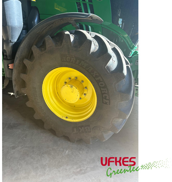 Farm tractor John Deere 6215 R