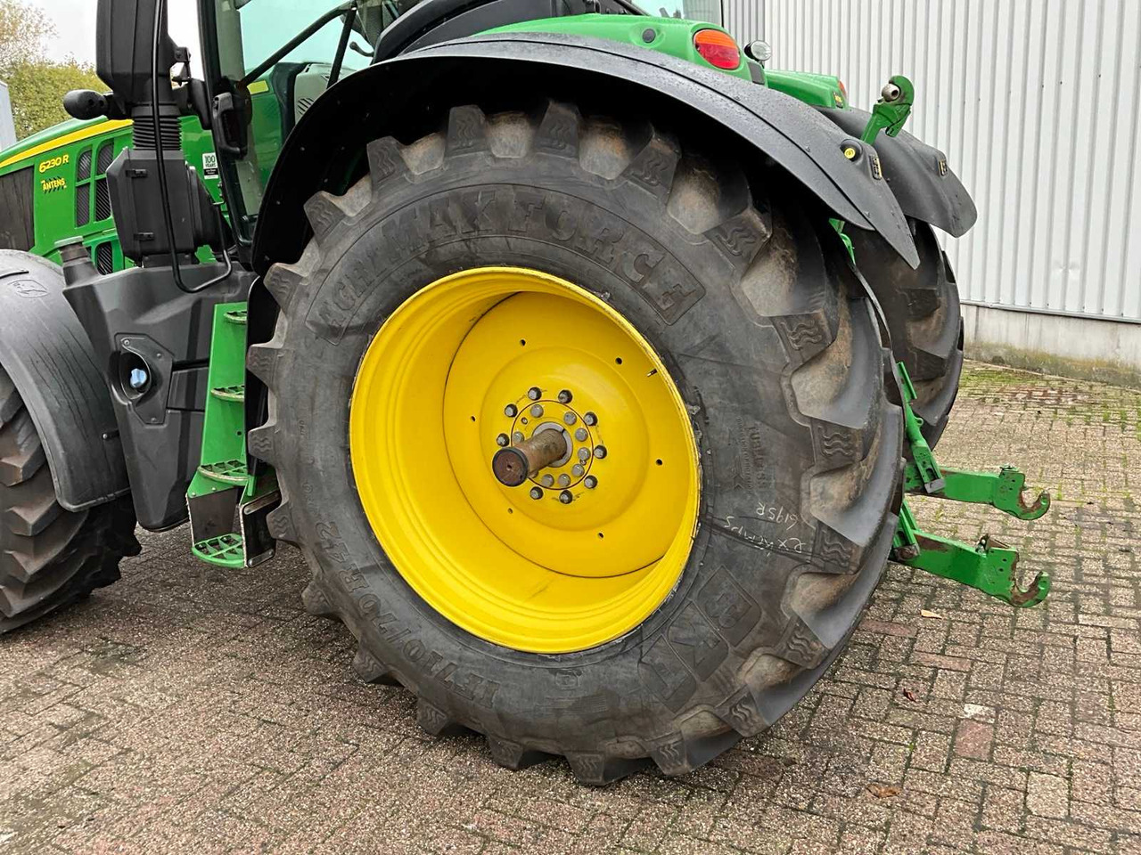 Farm tractor John Deere 6230R
