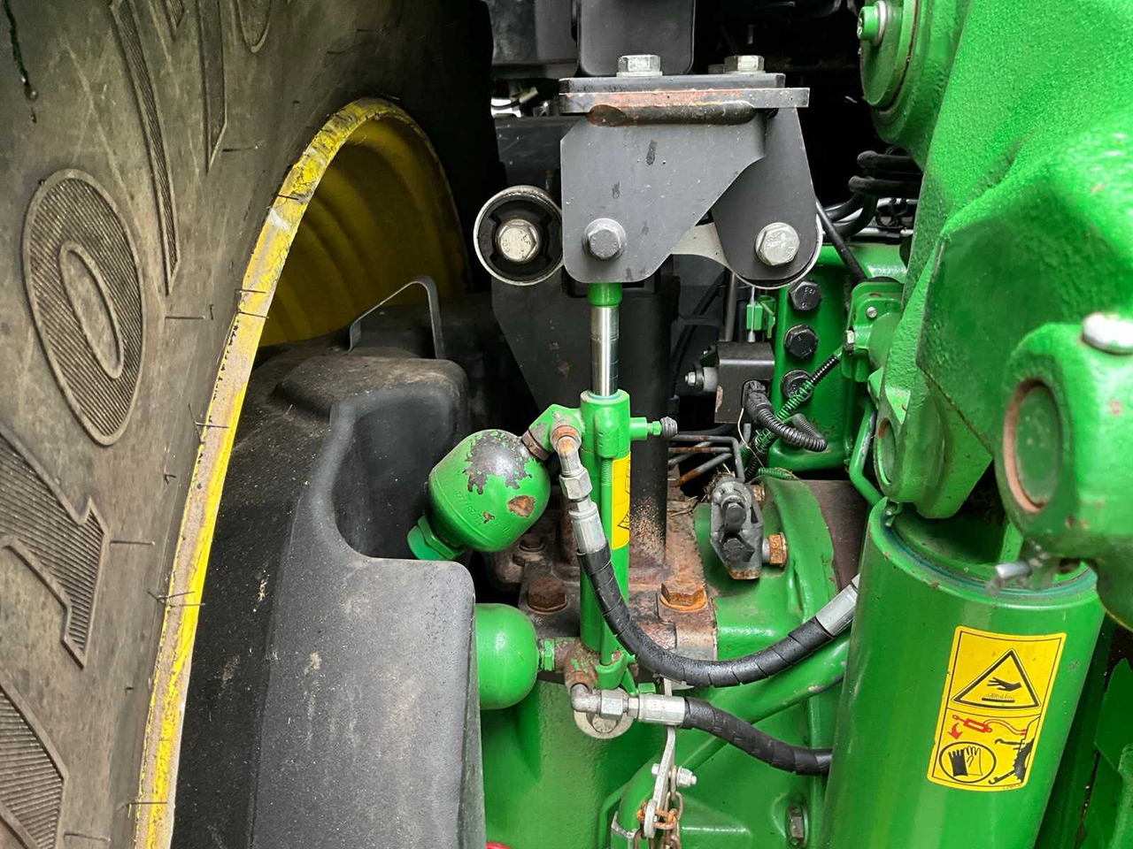 Farm tractor John Deere 6230R