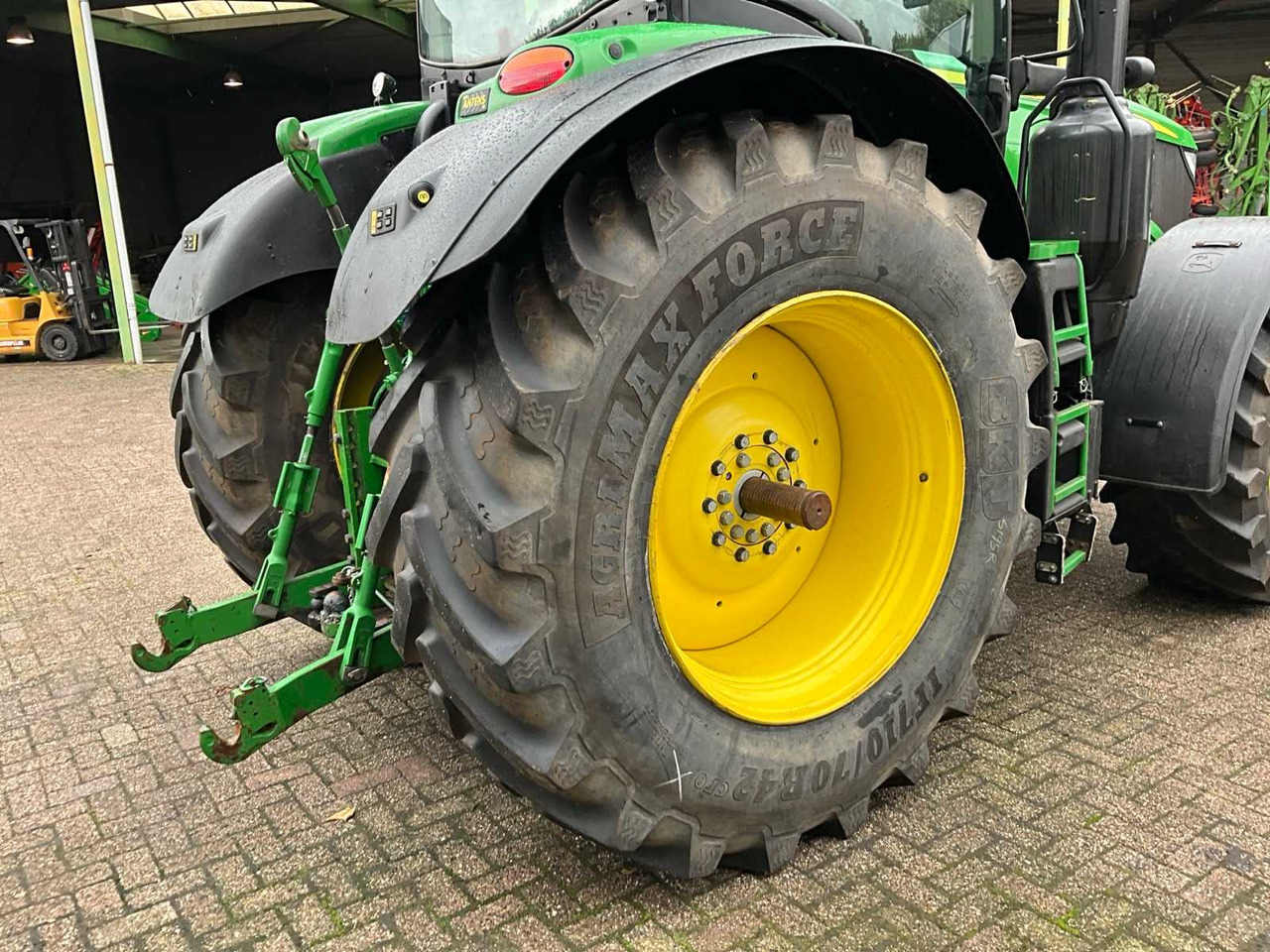 Farm tractor John Deere 6230R