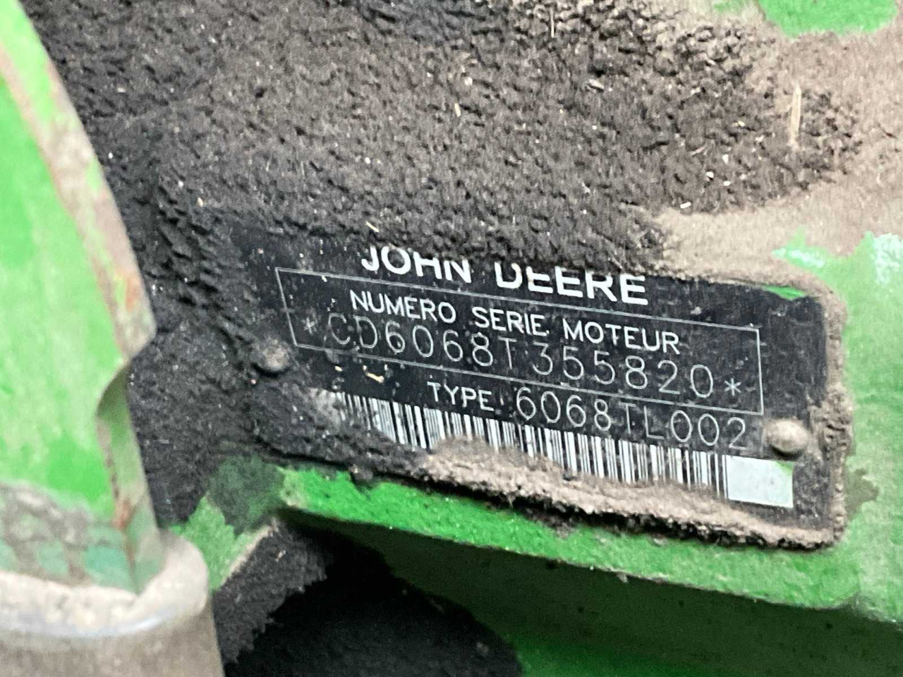 Farm tractor John Deere 6900