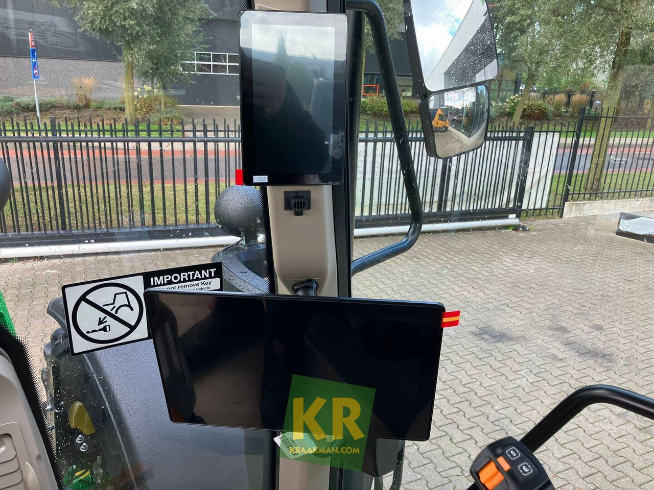 Farm tractor John Deere 6M 155