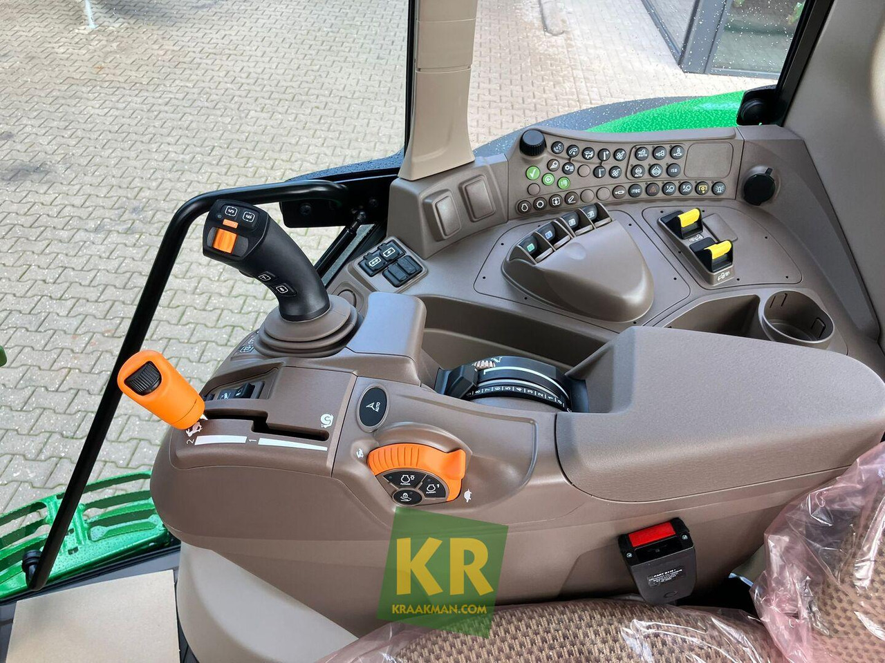 Farm tractor John Deere 6M 155