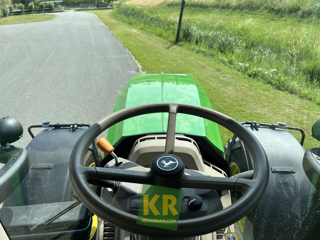 Farm tractor John Deere 6R 185