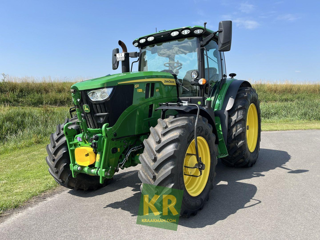 Farm tractor John Deere 6R 185