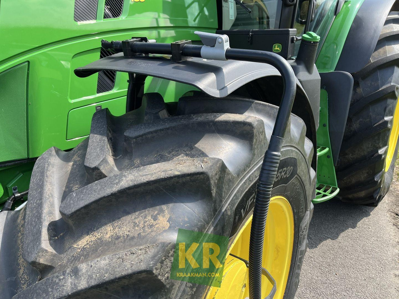 Farm tractor John Deere 6R 185