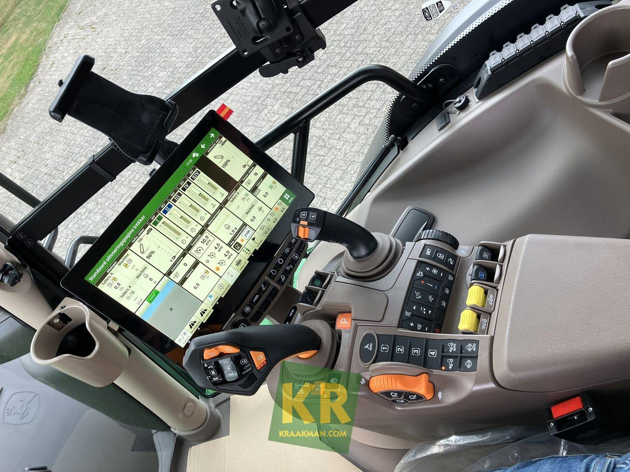 Farm tractor John Deere 6R 230