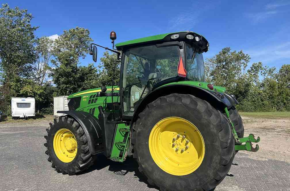 Farm tractor John Deere 6.150R 6150R powerquad